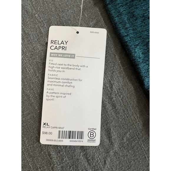 Women’s Athleta Relay capri Size XL Leggings, NWT, Never Been Worn. - Picture 4 of 6